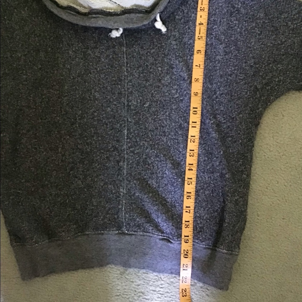 ⛄️ TNA hooded soft, cozy loose cowl-neck sweatshirt - Picture 7 of 10
